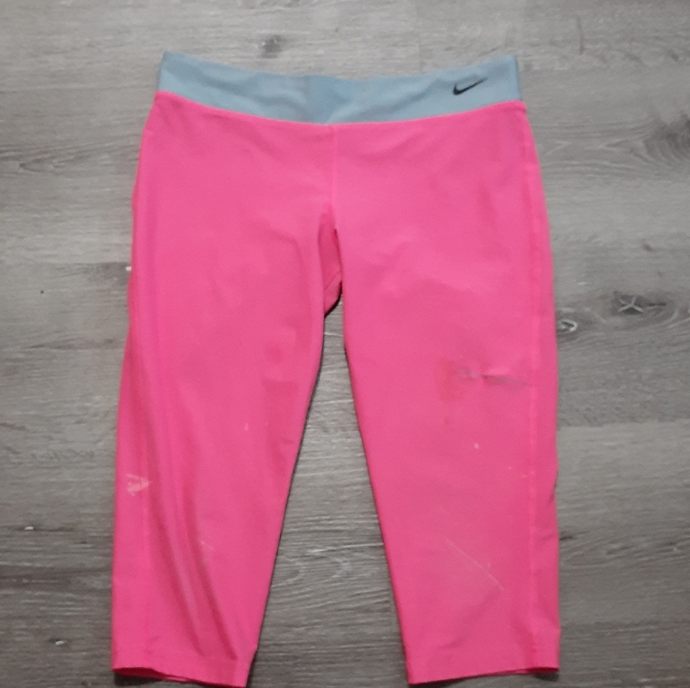 Hot pink Nike tights